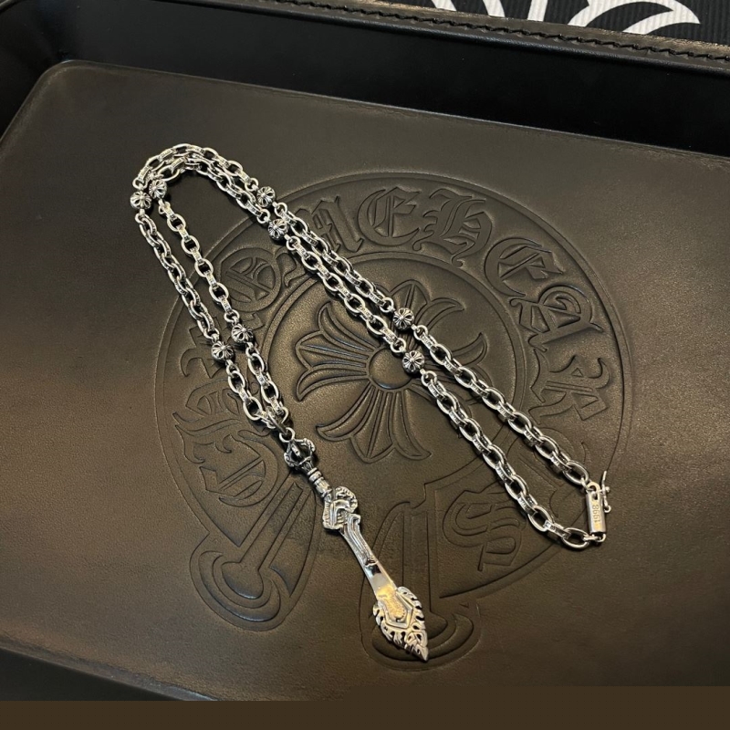 Ch**me He**ts necklaces